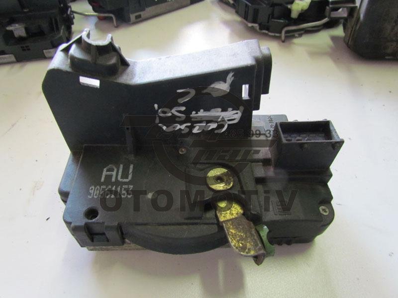 90561153 Opel Corsa C Sol Ön Kilit – Çıkma parça GM