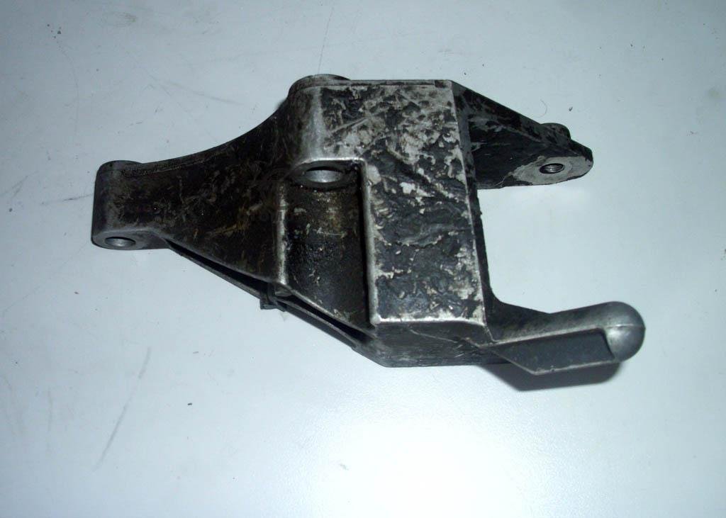 Opel Vectra C 1,8 Şanzuman Arka Braket<br> – Çıkma parça GM