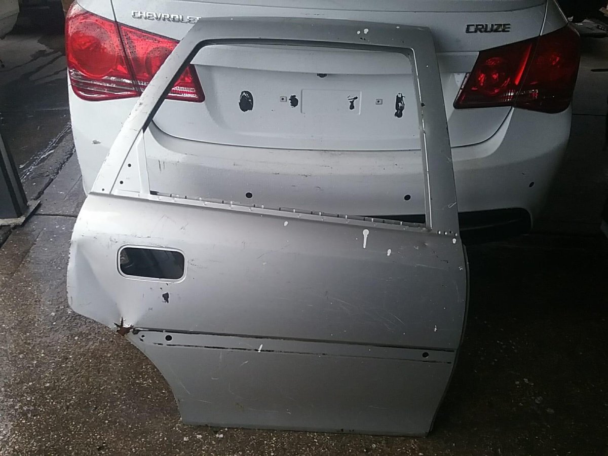 OPEL VECTRA B ÇIKMA SAĞ ARKA KAPI (YEŞİL) – Çıkma parça GM