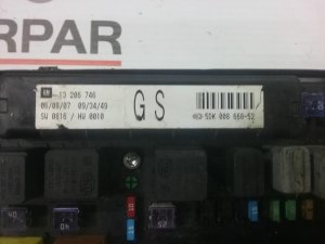 OPEL ASTRA H SİGORTA KUTUSU görsel 1