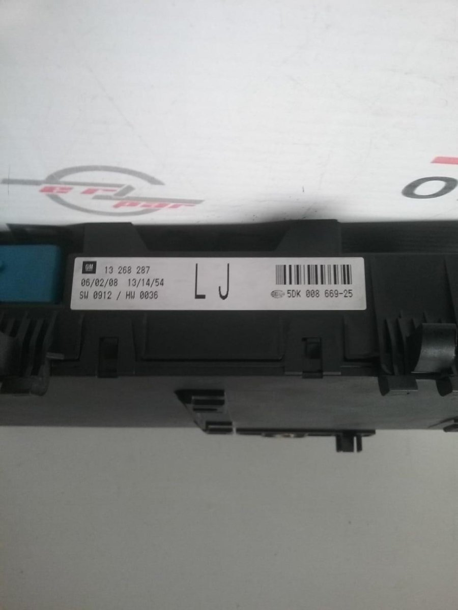 ASTRA H ARKA SİGORTA KUTUSU – Çıkma parça GM