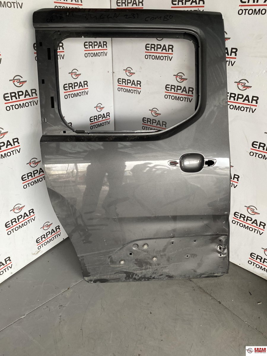 OPEL COMBO E SAĞ ARKA KAPI (FÜME) – Çıkma parça GM
