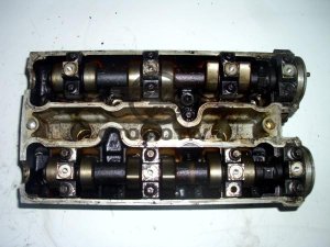 Opel Vectra B 2,5 Silindir Kapak — Çıkma Parçalar