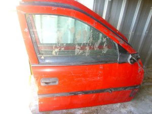 OPEL VECTRA B ÇIKMA SAĞ ÖN KAPI (KIRMIZI) — Çıkma Parçalar