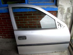 OPEL VECTRA B ÇIKMA SAĞ ÖN KAPI (GRİ) — Çıkma Parçalar