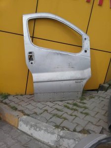 VİVARO ÇIKMA SAĞ ÖN KAPI — Çıkma Parçalar