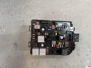 OPEL CORSA E SİGORTA KUTUSU — Çıkma Parçalar